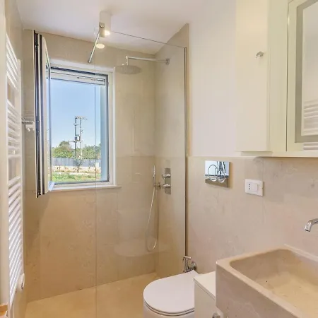 Hotel Emerald Con Piscina