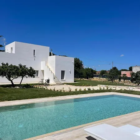Emerald Con Piscina Hotell San Vito dei Normanni